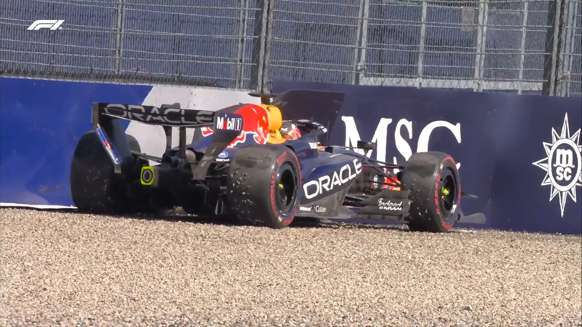 F1: Red Bull se desculpa com Verstappen após batida