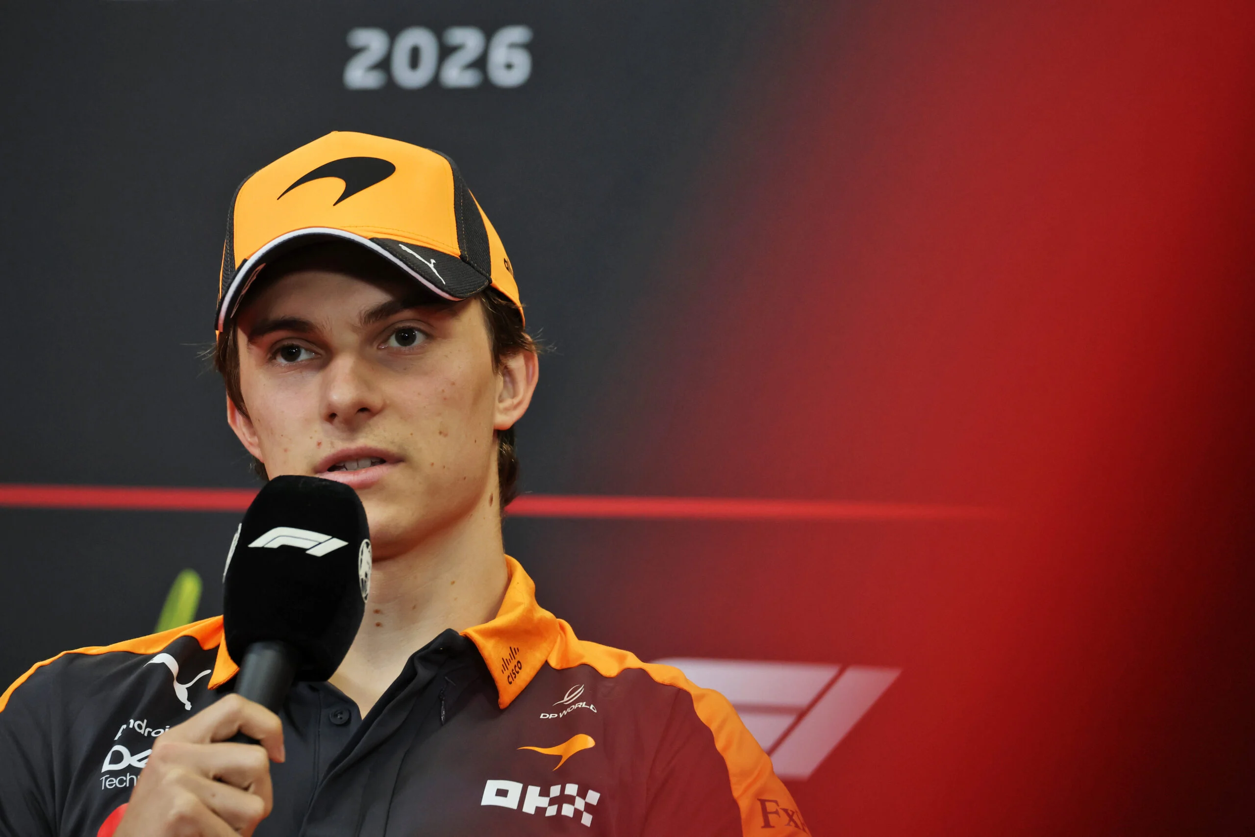 F1: Veja as fotos da quinta-feira do GP da Hungria 2026 Oscar Piastri (AUS) McLaren F1 Team in the FIA Press Conference.