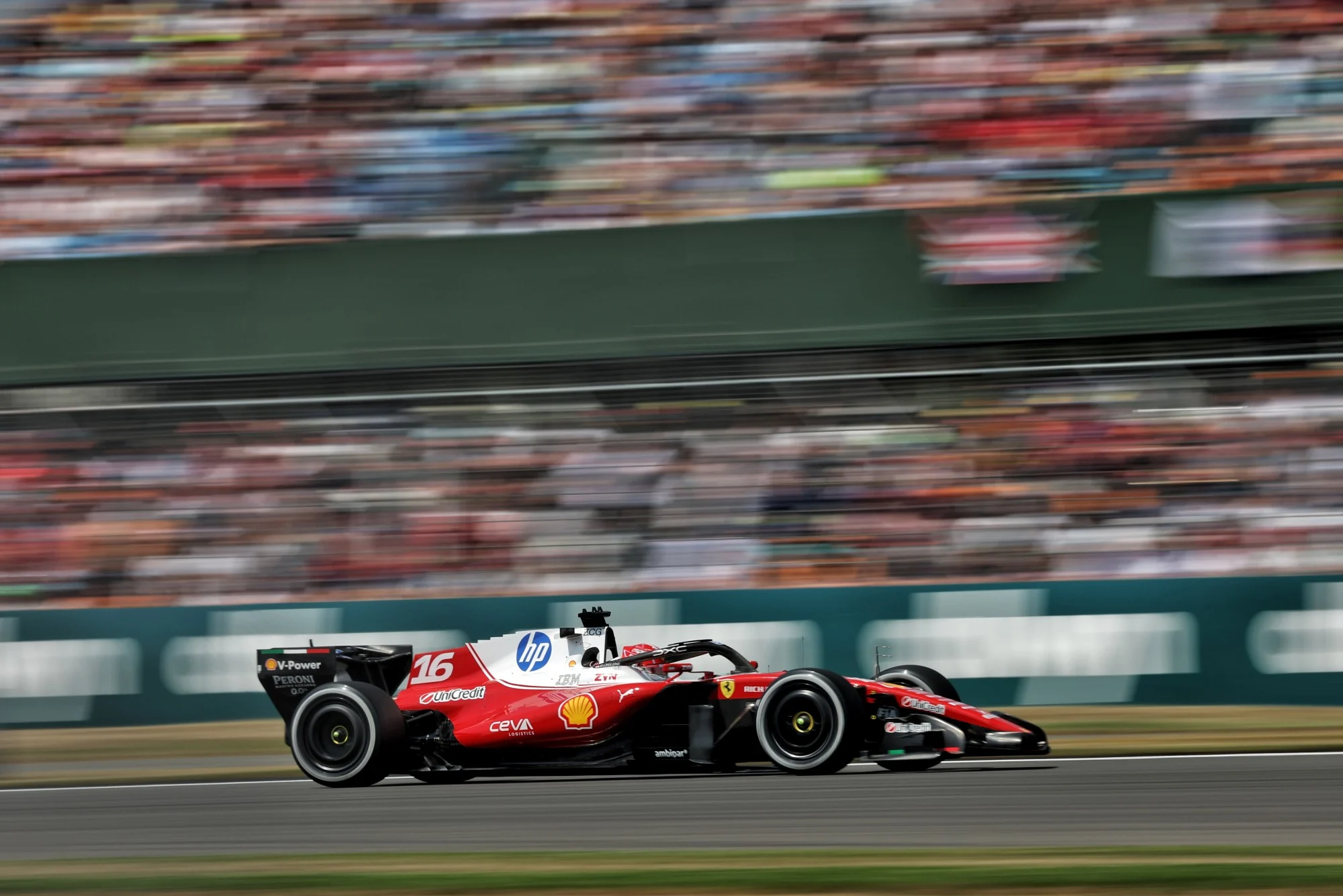 F1: Ferrari surpreende e ameaça Mercedes em Silverstone Charles Leclerc (MON) Scuderia Ferrari SF-26.