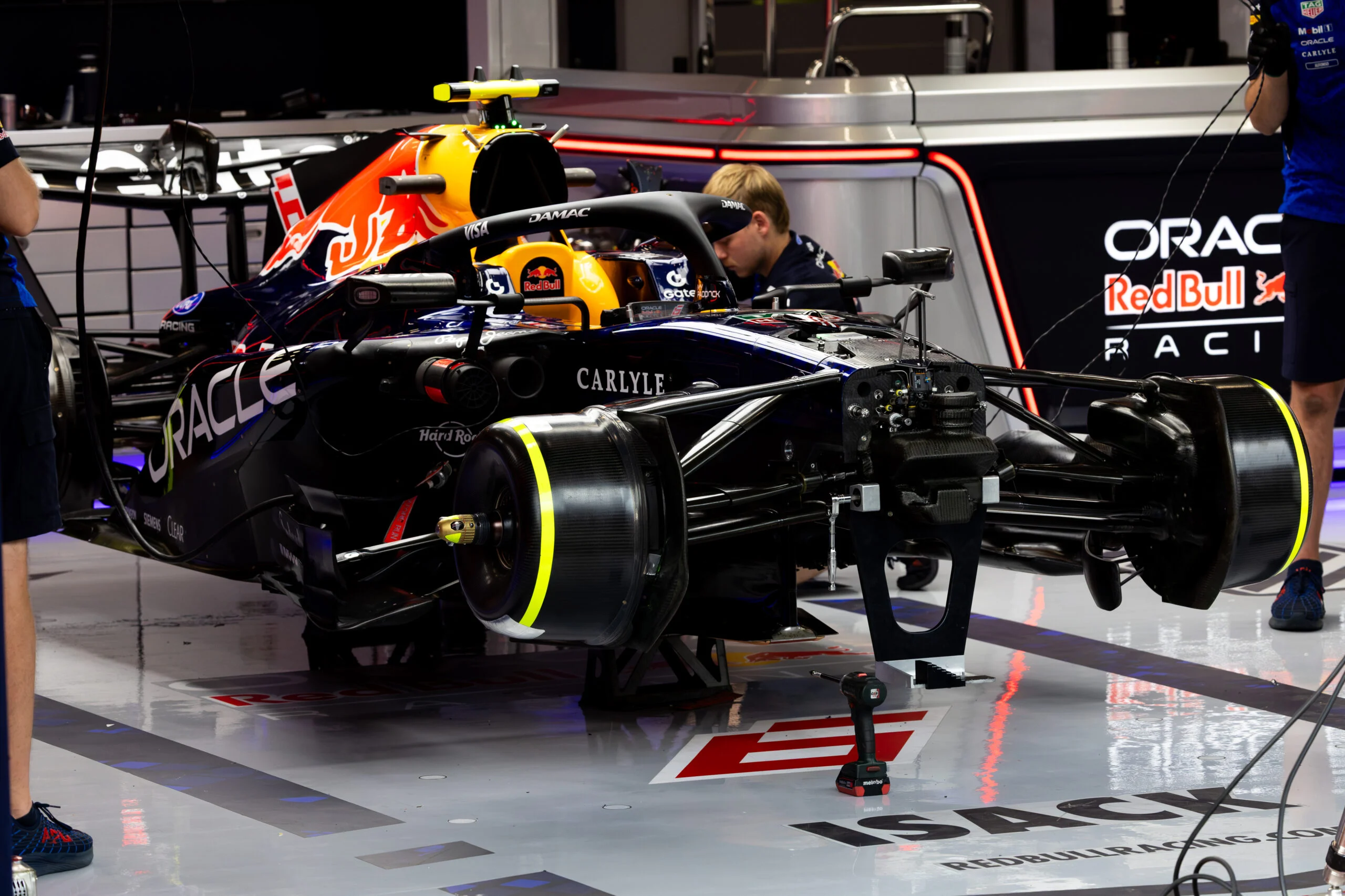 F1: Hadjar larga do fim do grid na Bélgica após troca de motor