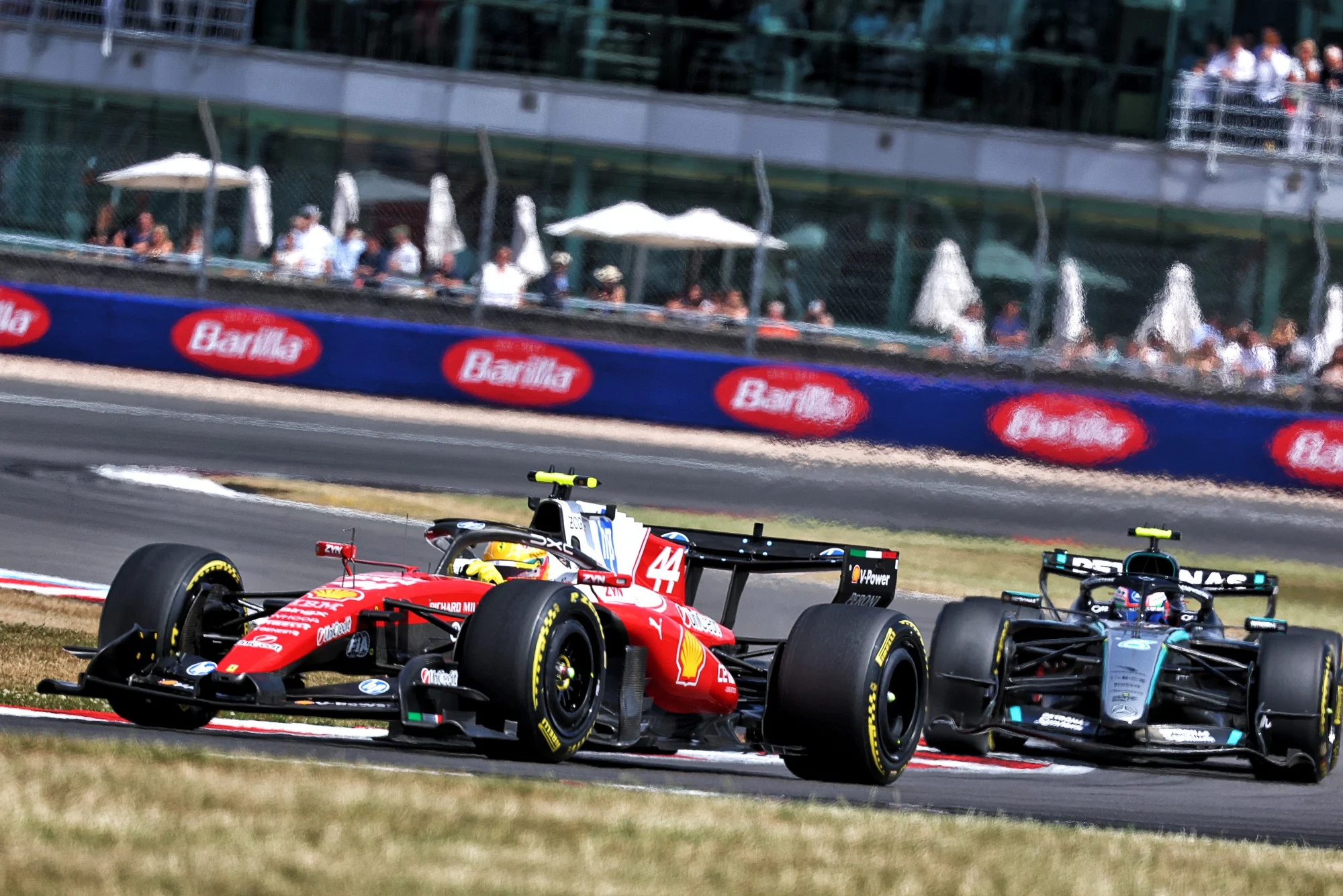 F1 today: Verstappen near McLaren? Lewis Hamilton (GBR) Scuderia Ferrari SF-26 leads Andrea Kimi Antonelli (ITA) Mercedes AMG Formula One Team W17.