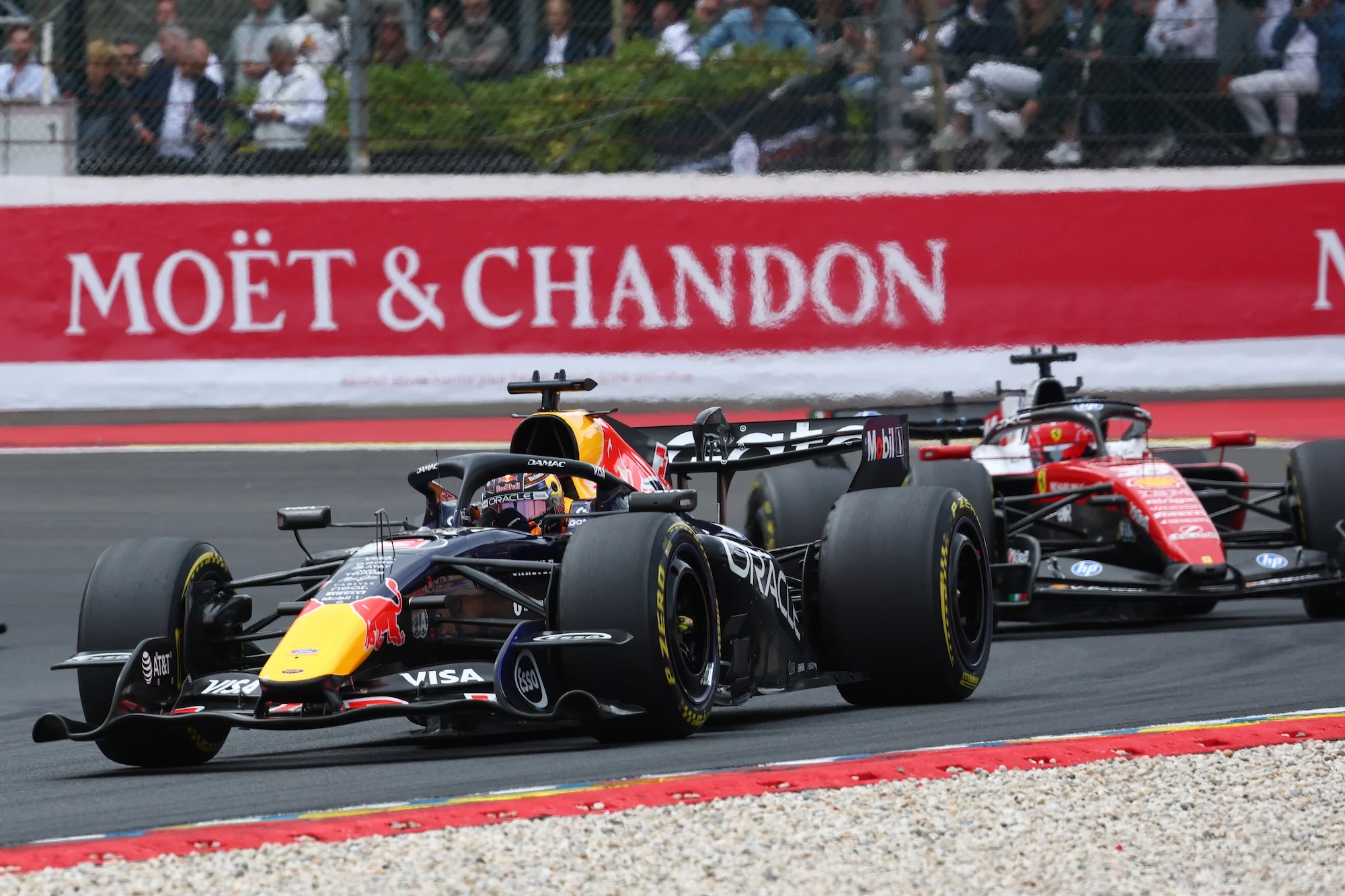 F1: Ex-integrante da Ferrari critica Red Bull e reforça fala de Verstappen Max Verstappen (NLD) Red Bull Racing RB22.