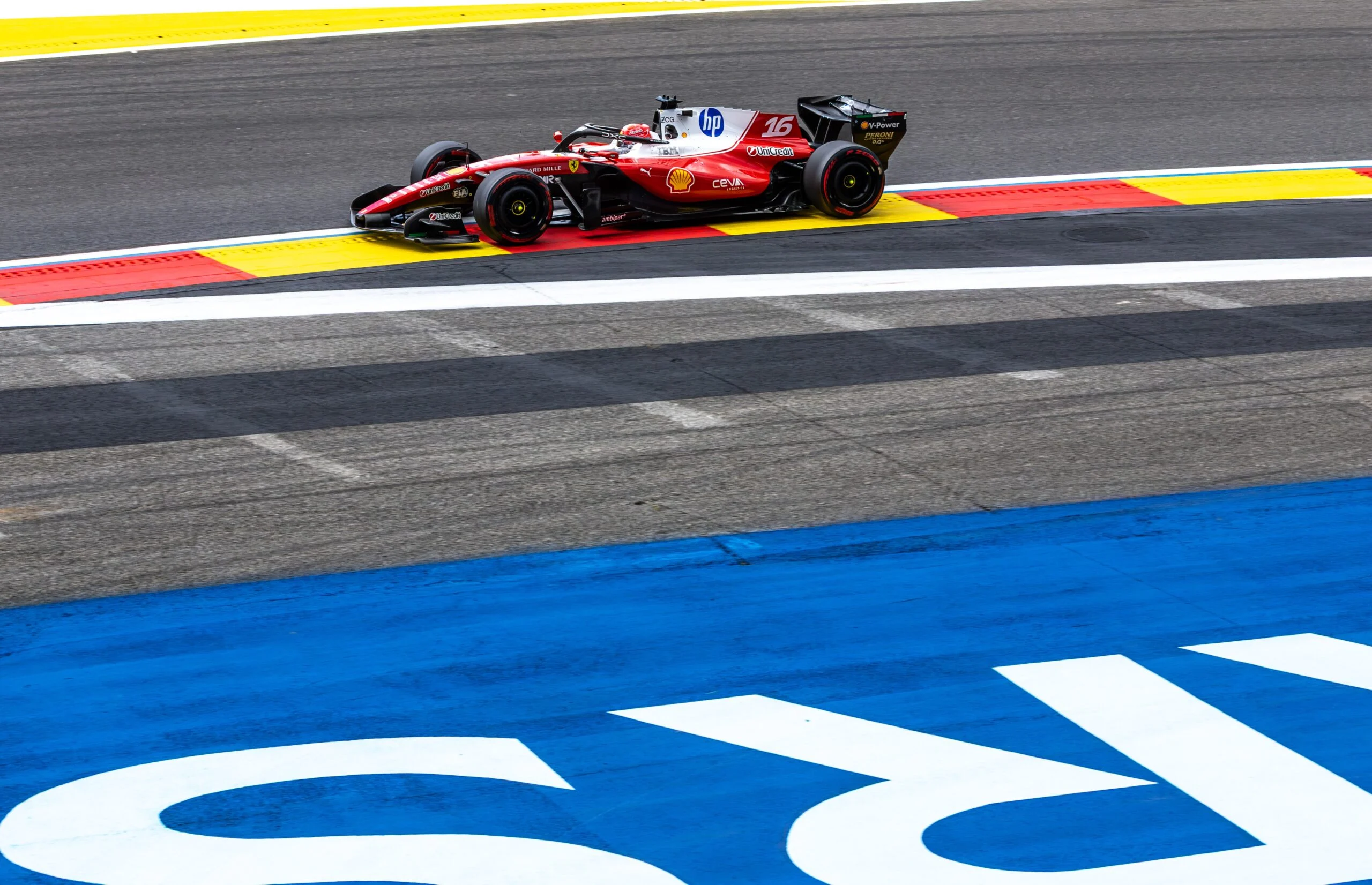 F1: Montoya critica Leclerc por ignorar ordem da Ferrari F1: Montoya critica Leclerc por ignorar ordem da Ferrari