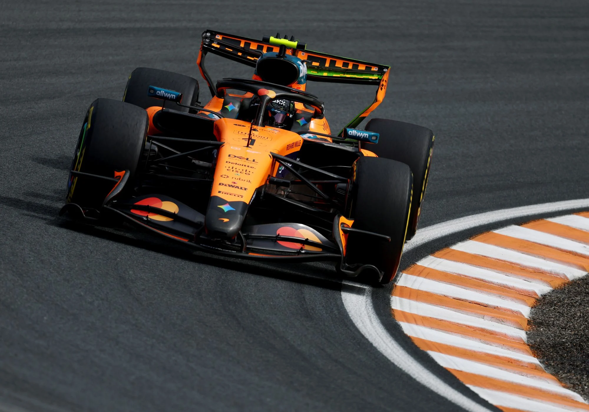 F1: Norris reveals interest from other teams, but says: "I don’t want to go anywhere" Lando Norris