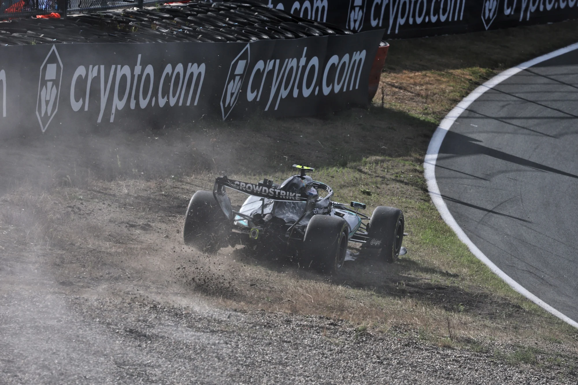 F1 hoje: Rafa Câmara ganha força e Antonelli terá punição Andrea Kimi Antonelli (ITA) Mercedes AMG Formula One Team W17 runs wide.