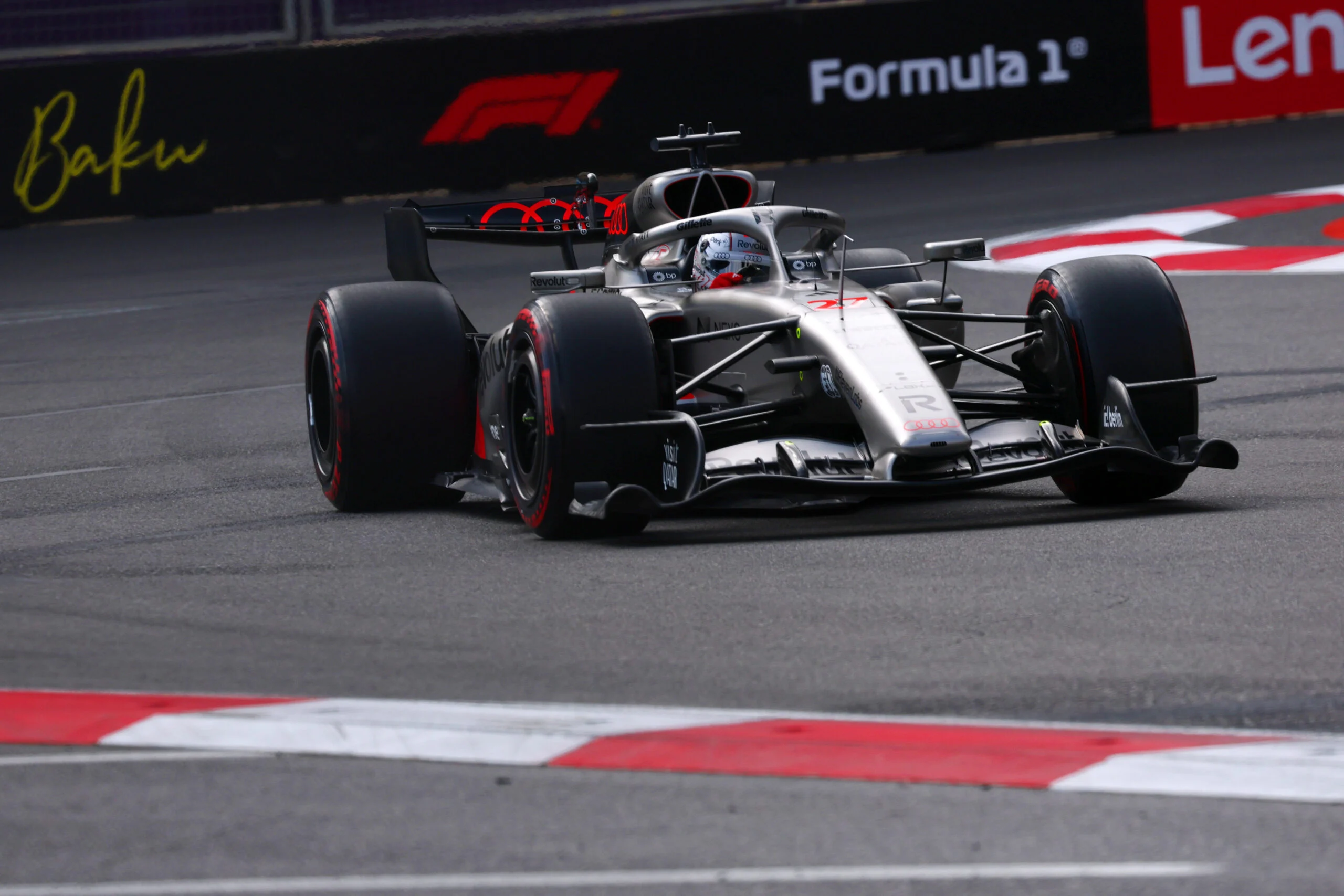 F1: Audi espera dar passo à frente com novo pacote de atualizações no GP do Bahrein Nico Hulkenberg (GER) Audi F1 Team R26.