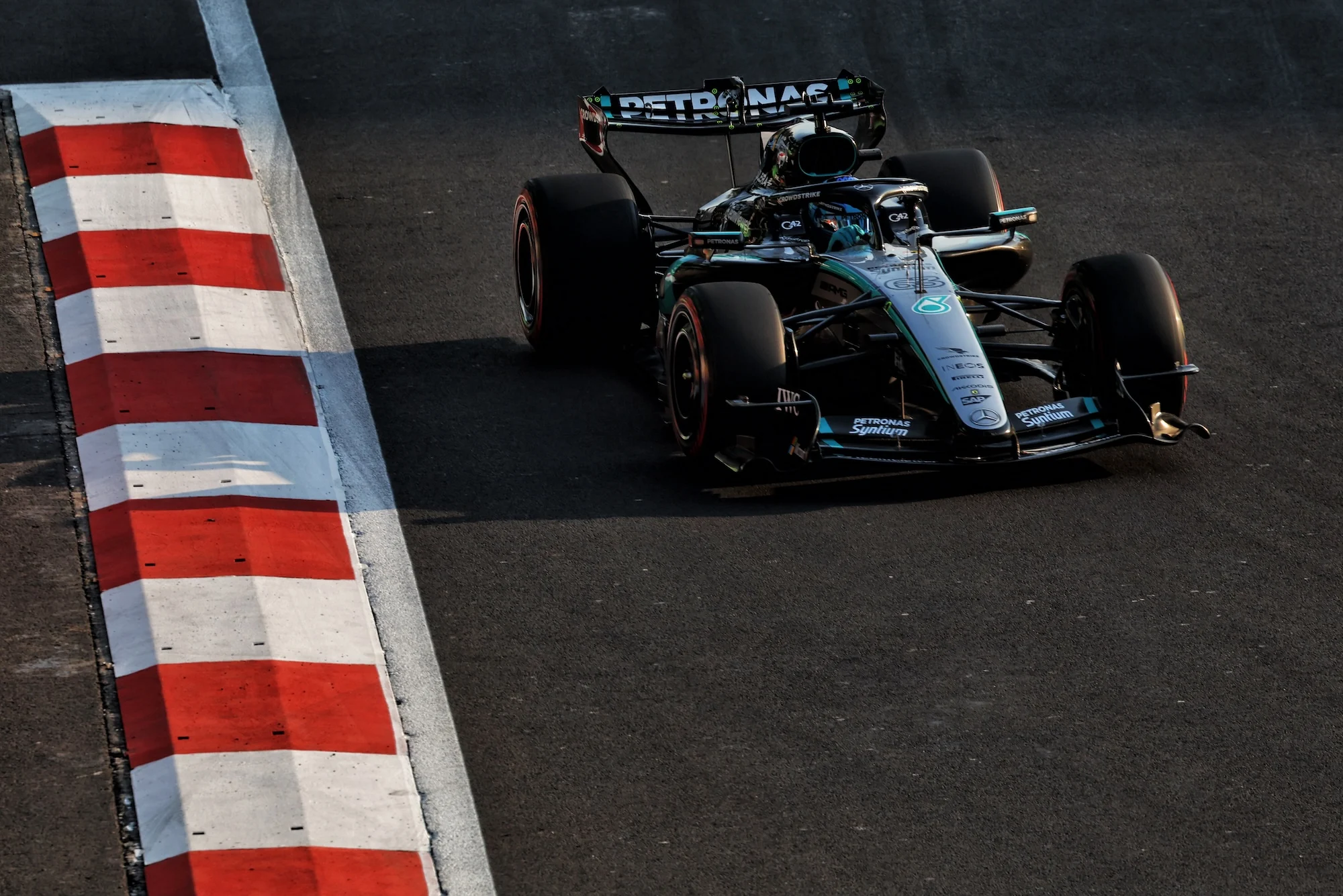 F1: Confira as imagens do primeiro dia de treinos do GP do México 2026 George Russell (GBR) Mercedes AMG Formula One Team W17.