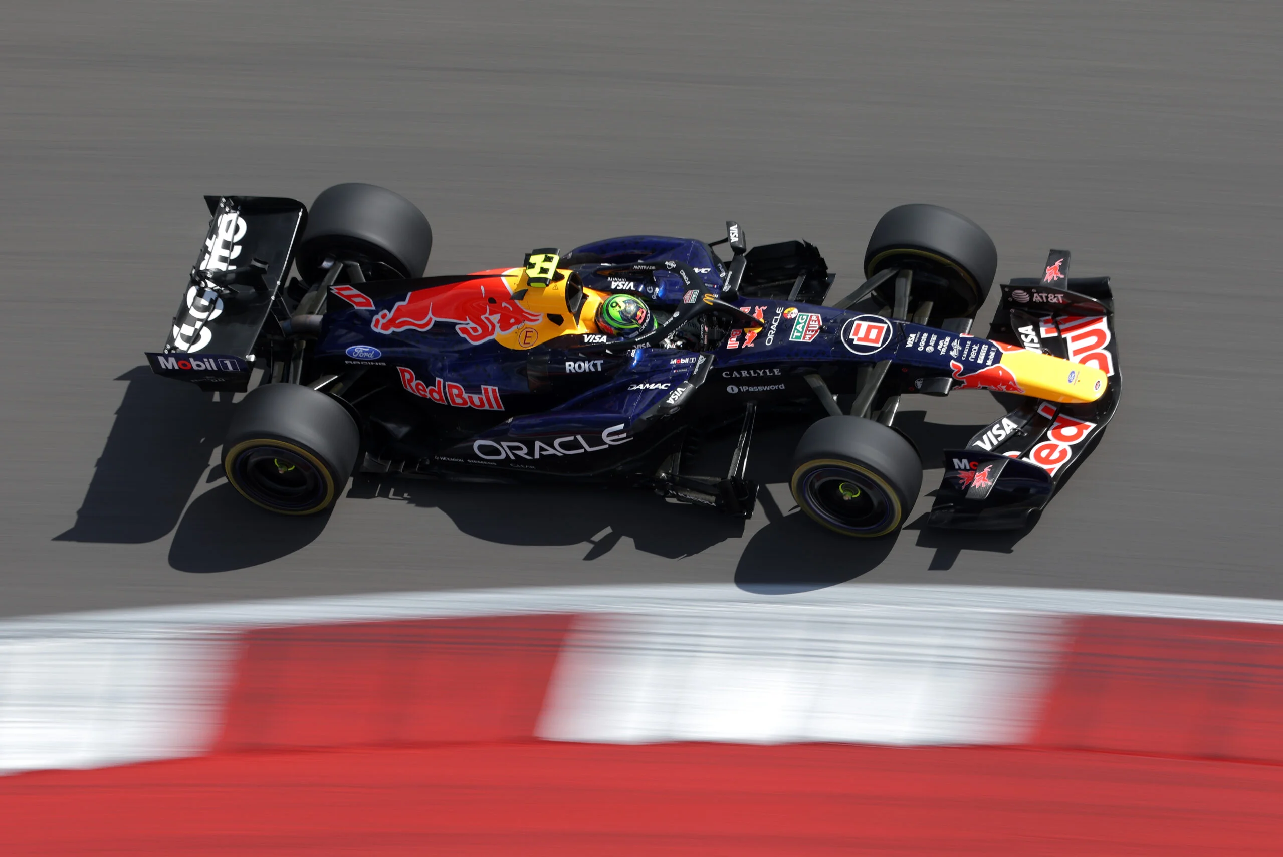 F1: Hadjar pede que Red Bull redesenhe embreagem após GP dos EUA desafiador Isack Hadjar (FRA) Red Bull Racing RB22.