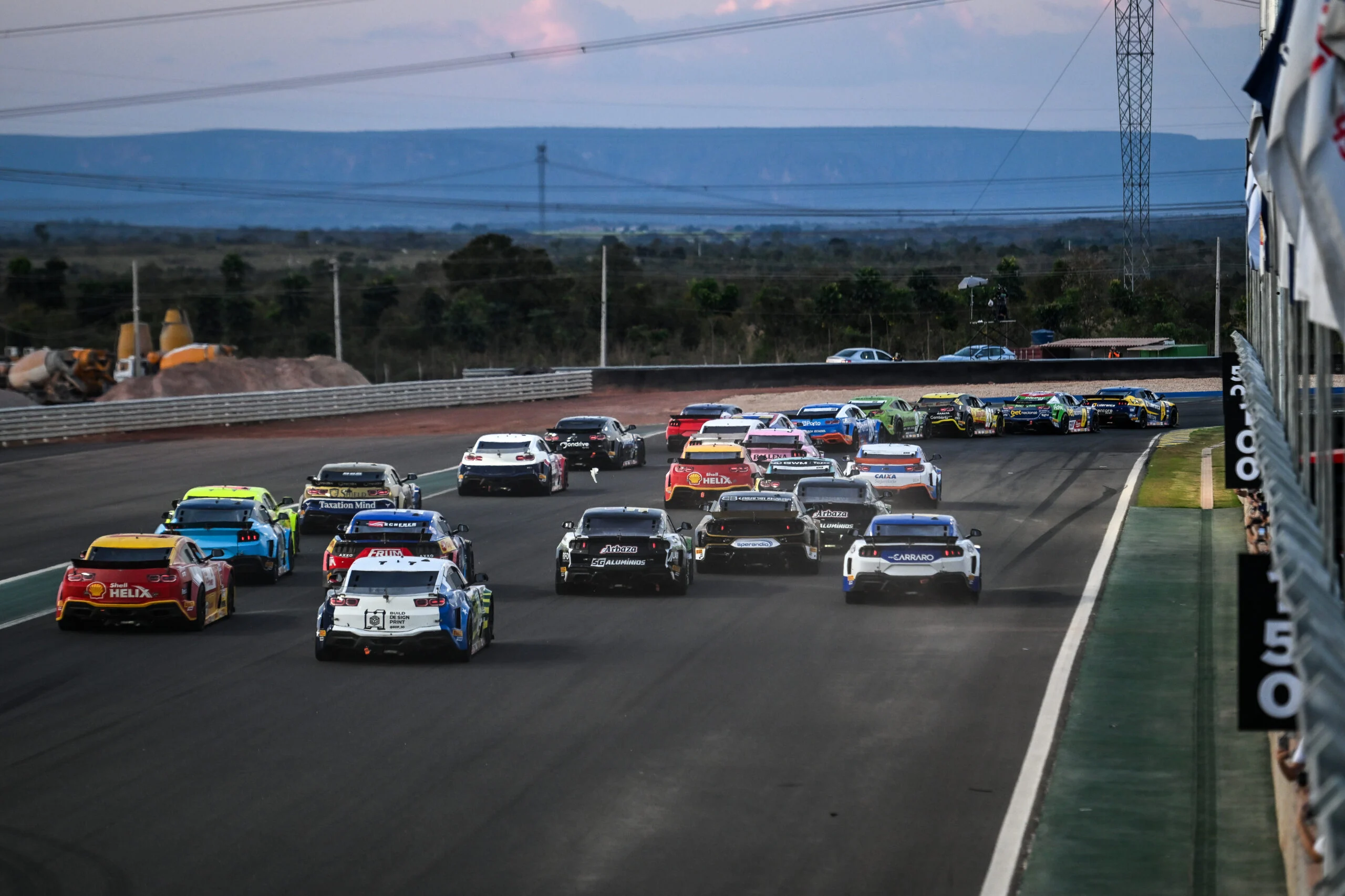 F1: NASCAR Brasil estreia em Chapecó; confira a programação F1: NASCAR Brasil estreia em Chapecó; confira a programação