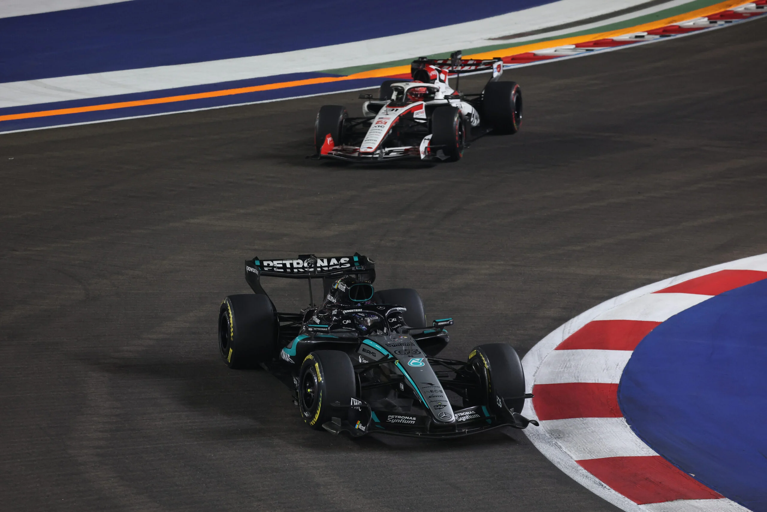 F1: Russell diz que Mercedes precisa "dominar atualizações" para reta final de 2026 George Russell (GBR) Mercedes AMG Formula One Team W17.