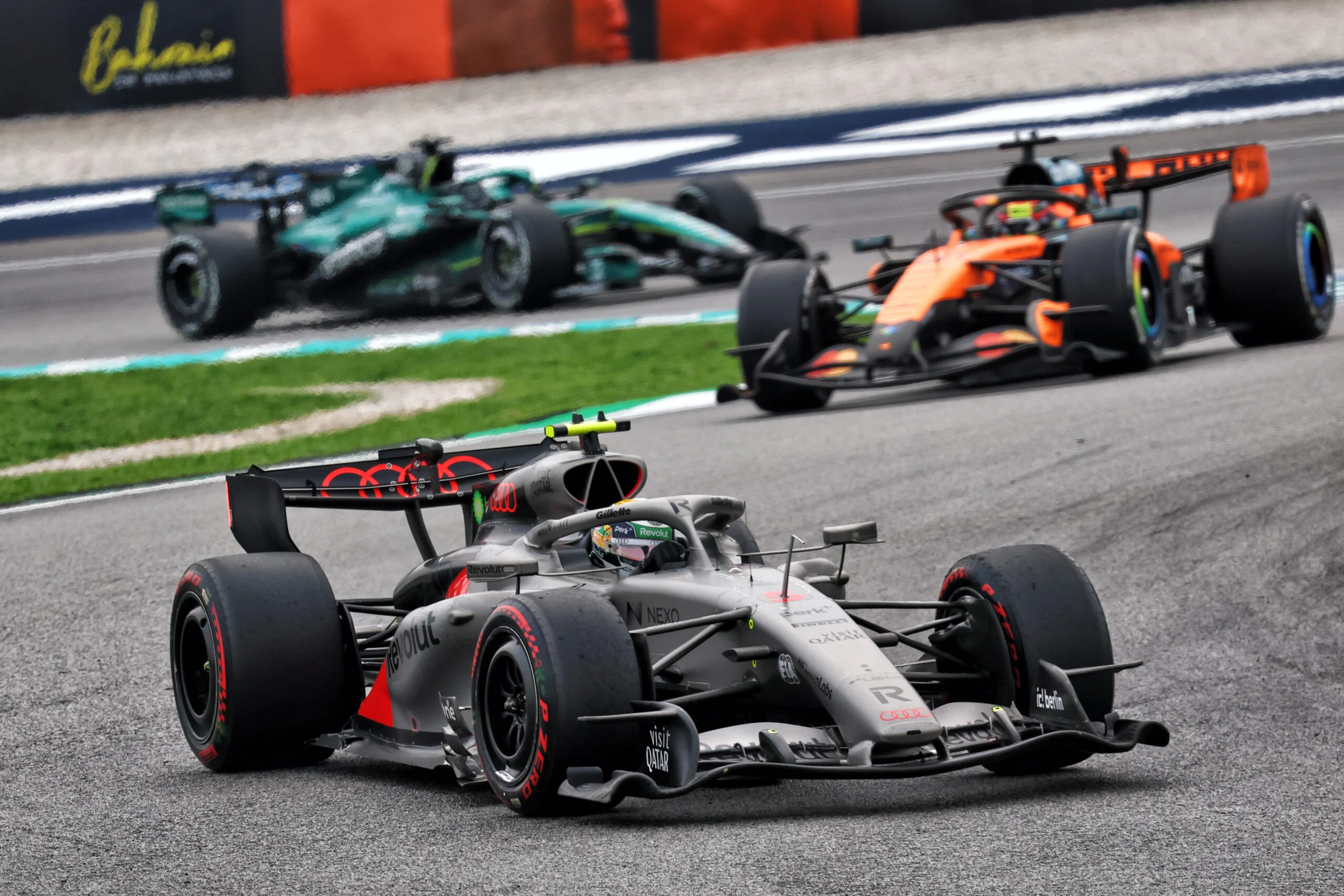 F1 hoje: Verstappen vence caos em Sepang e Antonelli dispara Gabriel Bortoleto (BRA) Audi F1 Team R26.