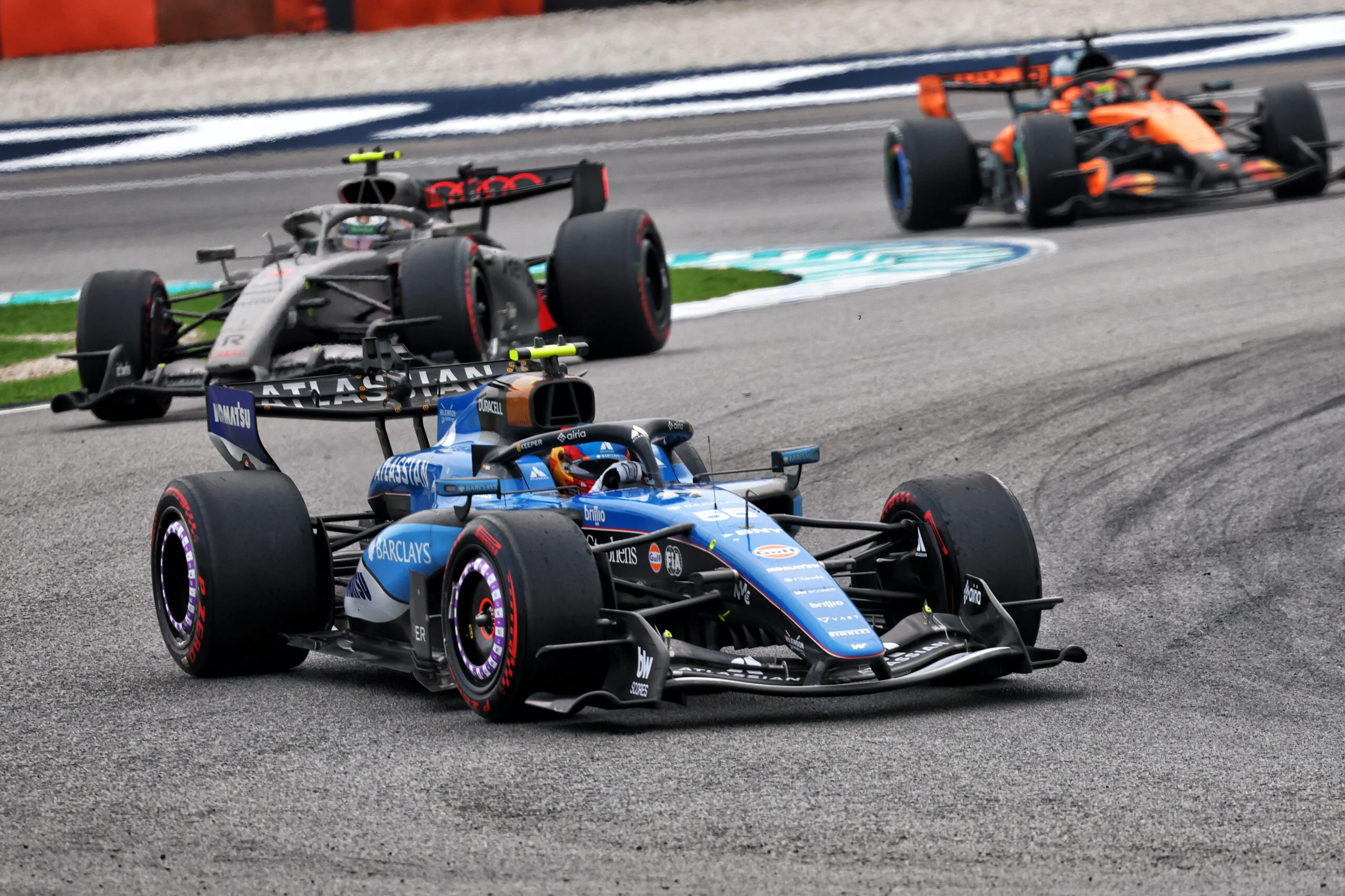 Carlos Sainz (ESP) Williams F1 Team FW48.